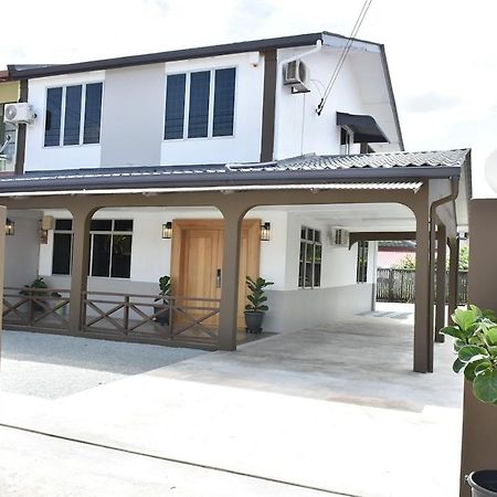 Rain Tree Homestay Bintulu Kültér fotó